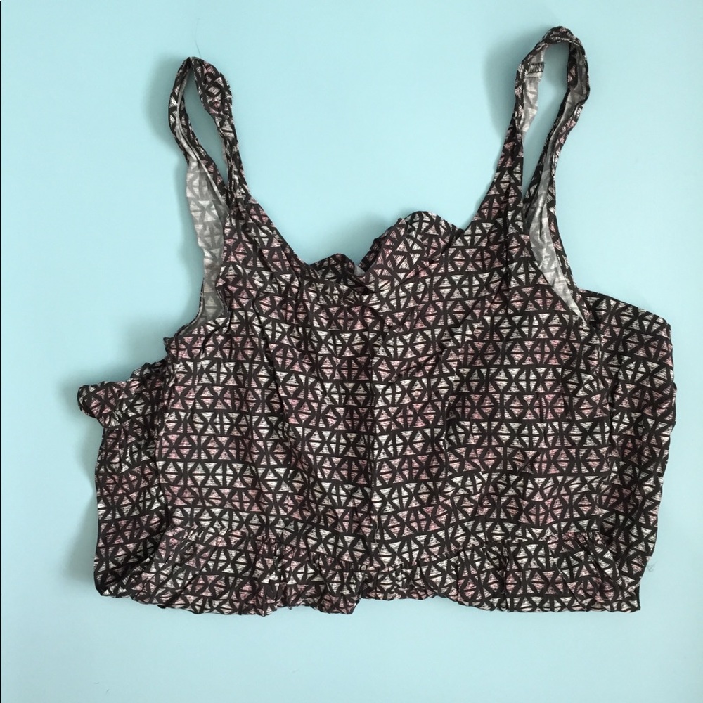 Low Back Geometric Romper - Picture 2 of 3